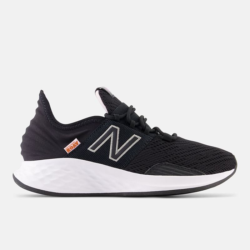 New Balance Women's FRESH FOAM ROAV Shoes Black with White