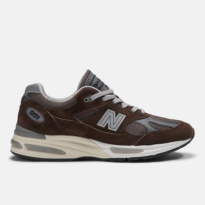 New Balance Women's Made in UK 991v2 Shoes Pinecone with Brown a