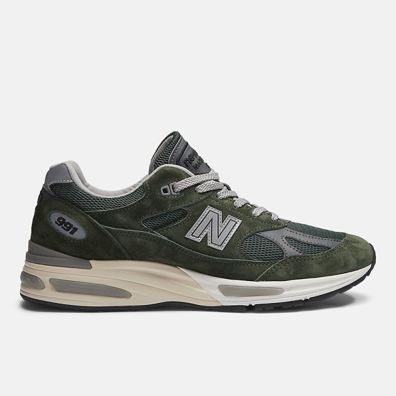 New Balance Women's Made in UK 991v2 Shoes Kombu Green with Blac