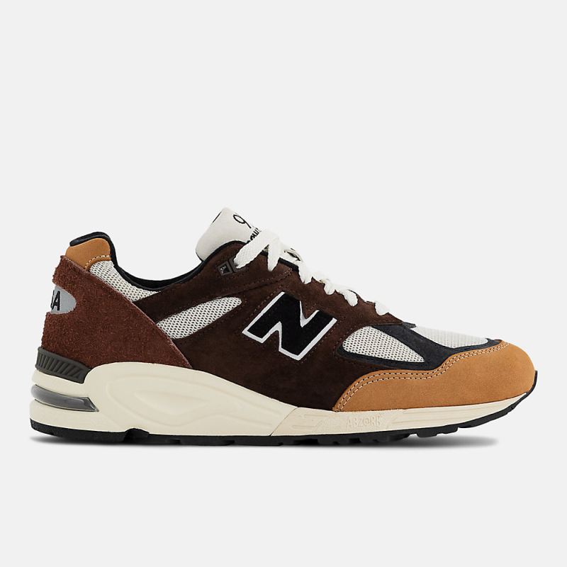 New Balance Men's Made in USA 990v2 Shoes Black with Tan